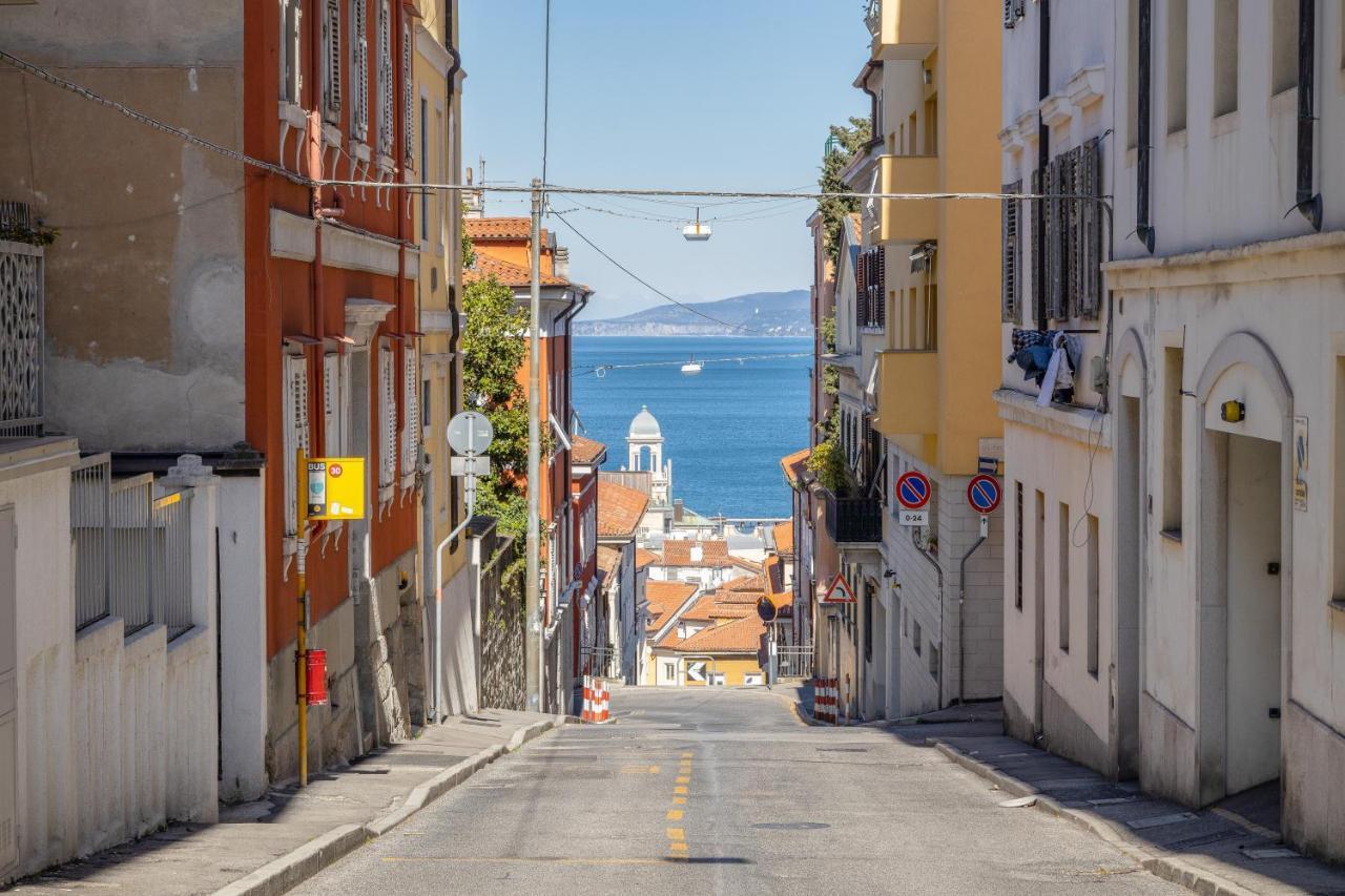 Zola, Charme E Vista Nel Cuore Di Trieste Eksteriør billede