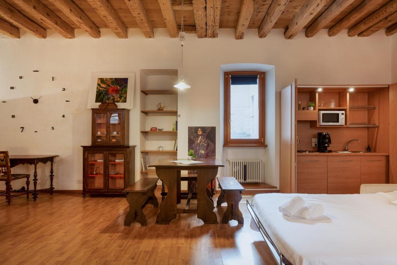 Zola, Charme E Vista Nel Cuore Di Trieste Eksteriør billede
