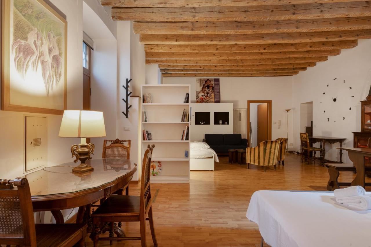 Zola, Charme E Vista Nel Cuore Di Trieste Eksteriør billede